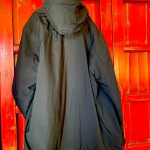 Black cutter and buck winter jacket with removable hood. Size 4XT